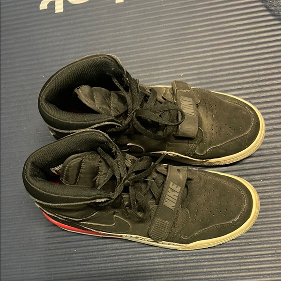 Colorful Sneaker Collection - Picture 4 of 14